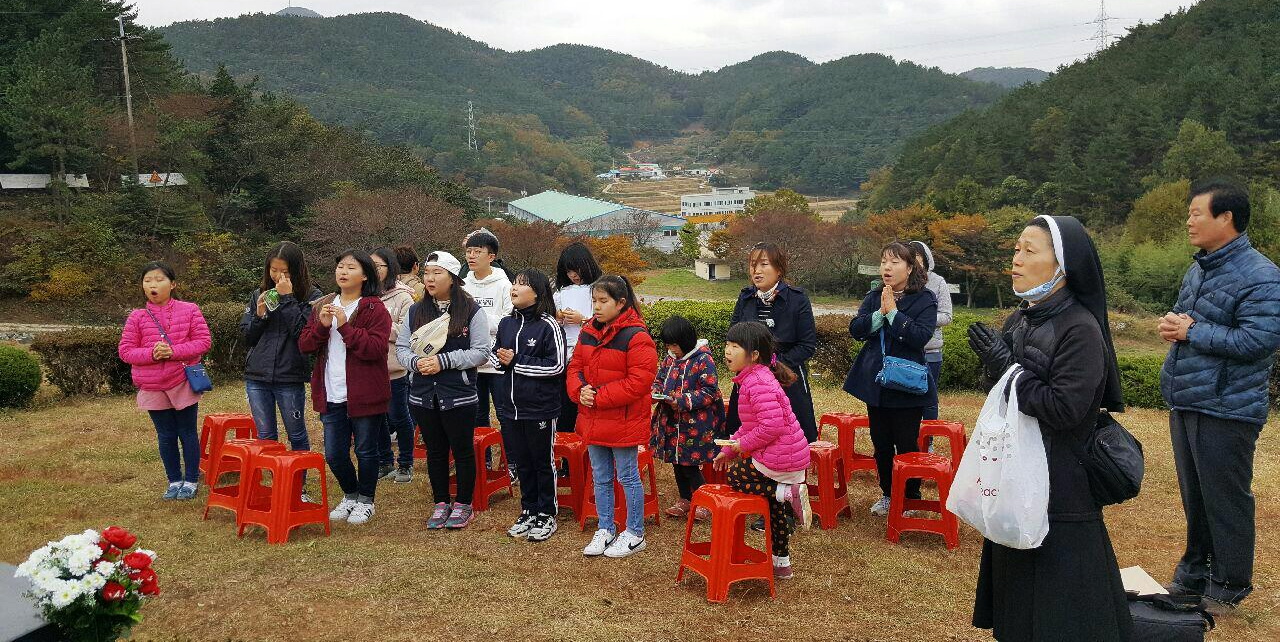 주일학교위령의날행사.jpg